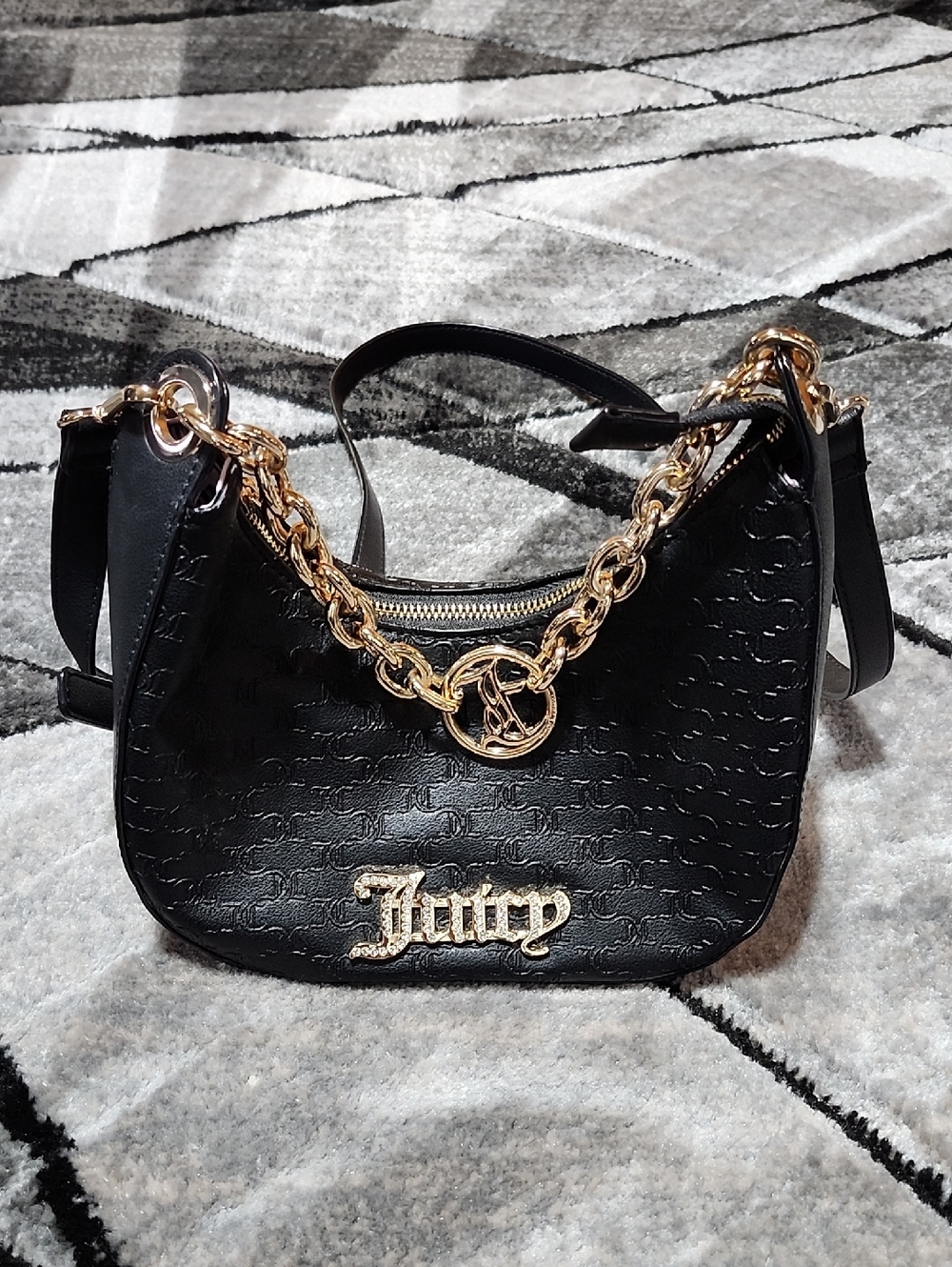 JUICY COUTURE BLACK EMBOSSED FAUX LEATHER RHINESTONES DECORATIVE CHAIN CROSSBODY